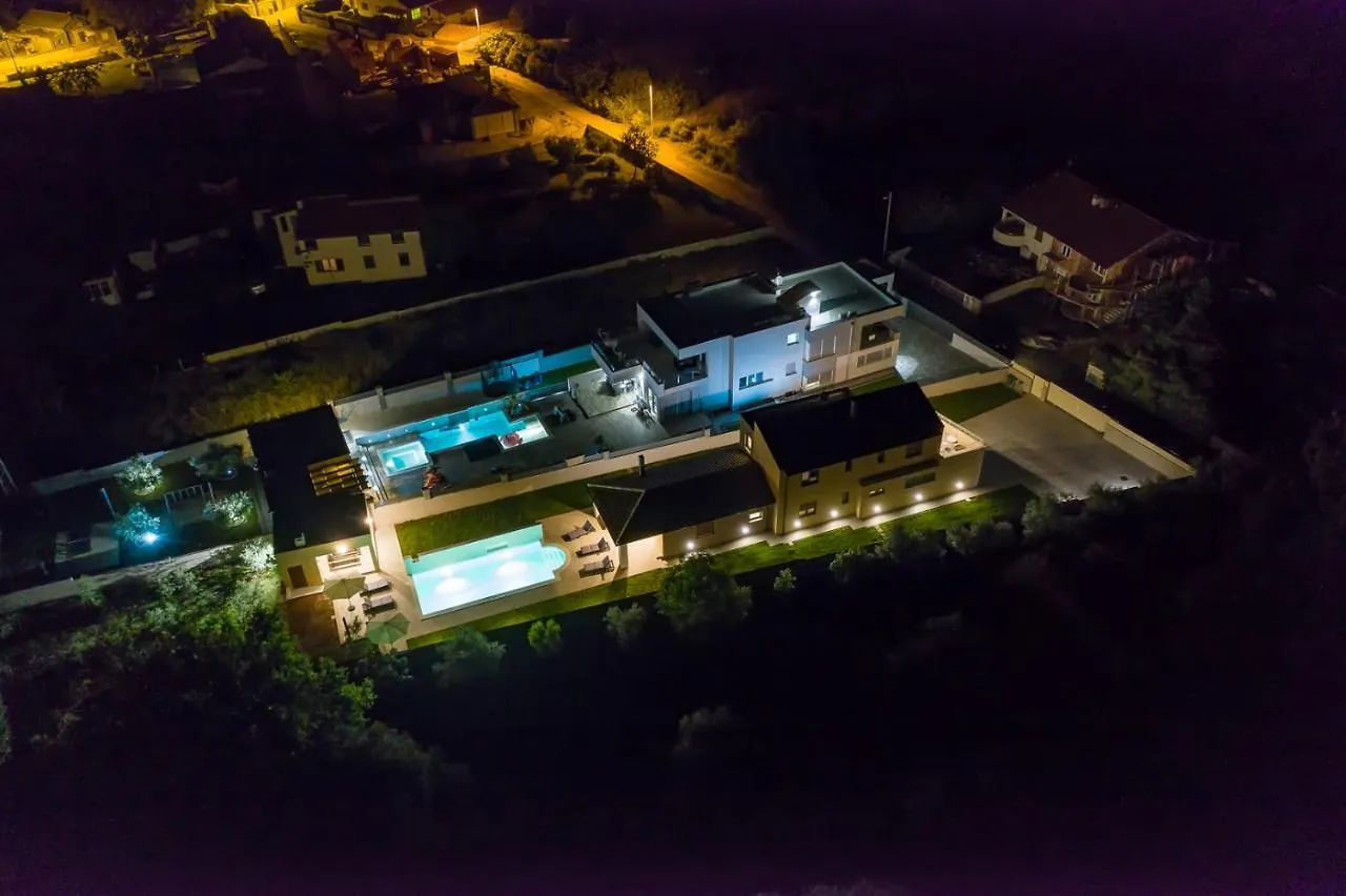 Beautiful Villa Markulin With Private Pool Near Pula Sisan