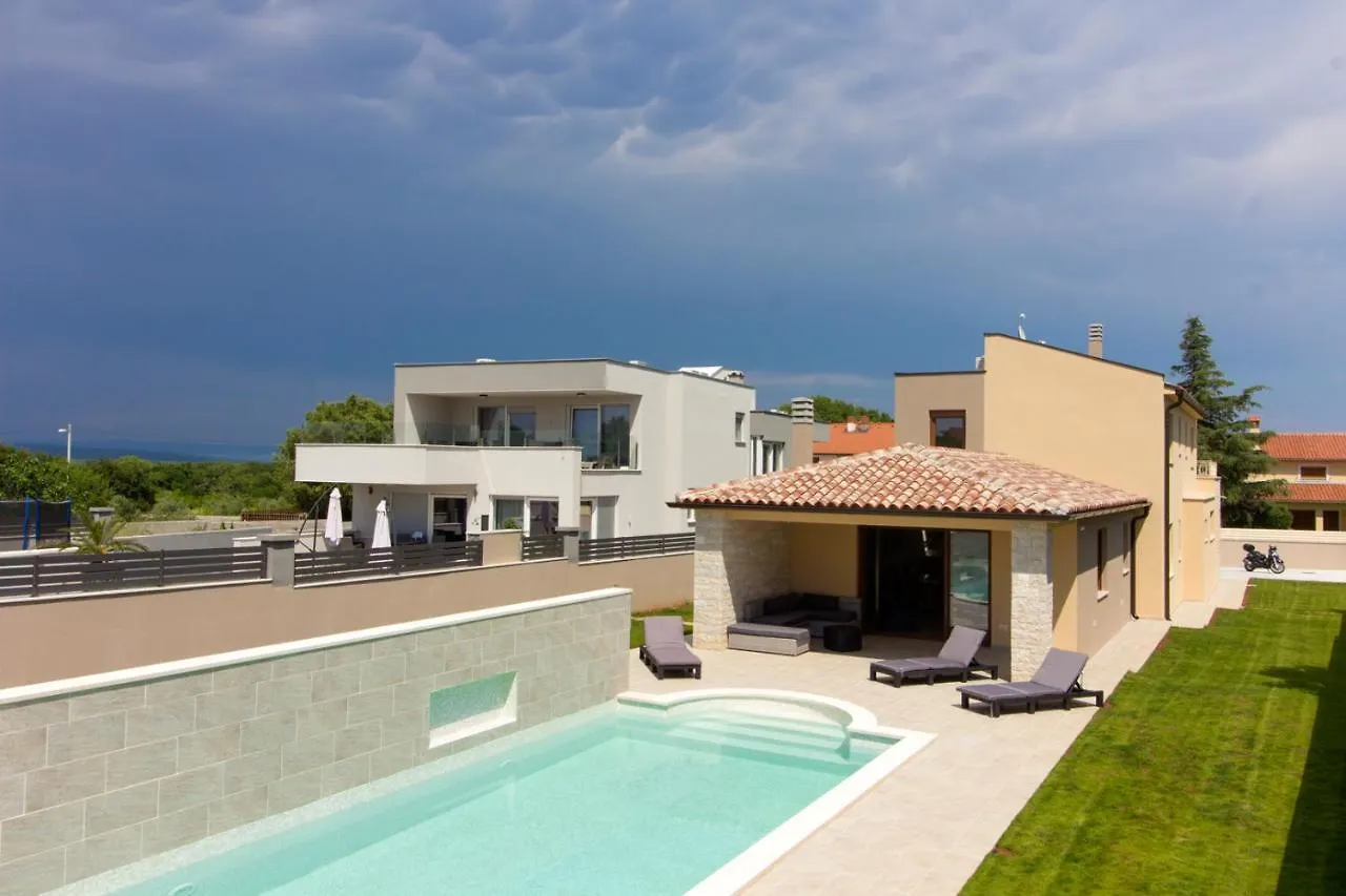 Beautiful Villa Markulin With Private Pool Near Pula Sisan