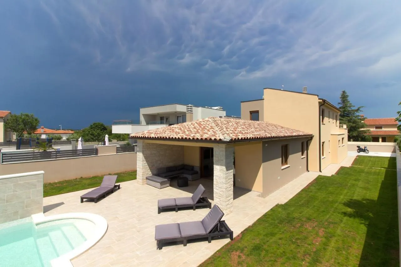 Beautiful Villa Markulin With Private Pool Near Pula Sisan Croatia