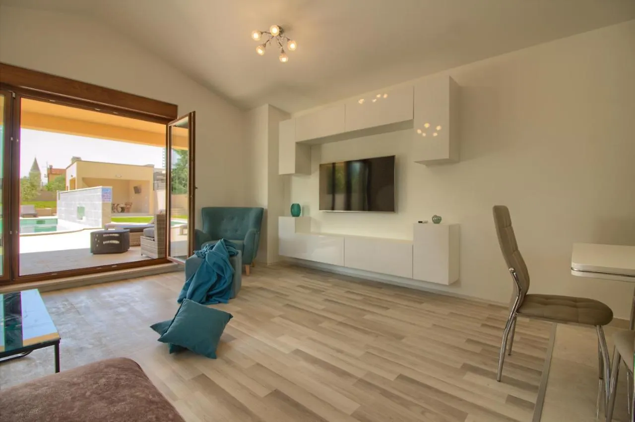 Beautiful Villa Markulin With Private Pool Near Pula Sisan