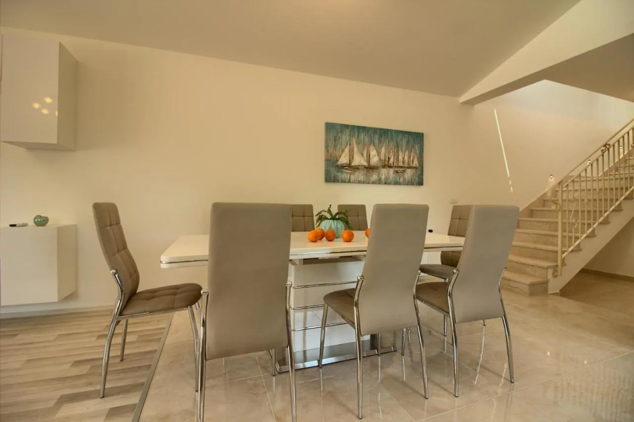 Beautiful Villa Markulin With Private Pool Near Pula Sisan